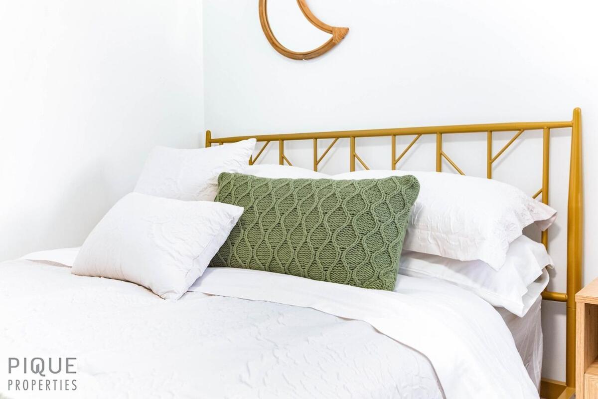 Spacious Luxury - Sleeps 8 - King Bed - Nflx&wifi * Edmonton