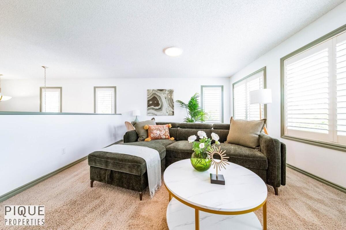 Apartment Spacious Luxury - Sleeps 8 - King Bed - Nflx&wifi