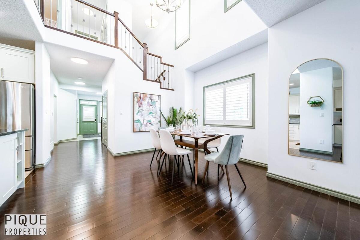 Spacious Luxury - Sleeps 8 - King Bed - Nflx&wifi * Edmonton