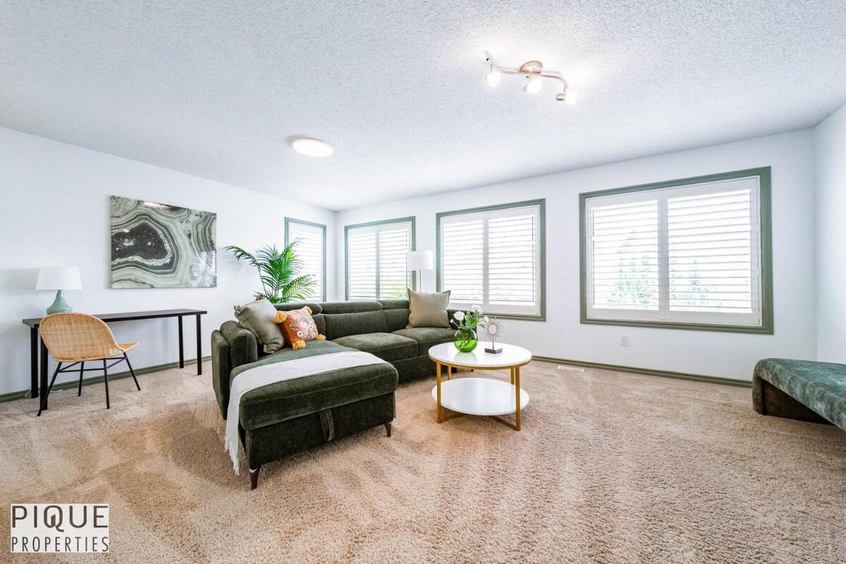 Apartment Spacious Luxury - Sleeps 8 - King Bed - Nflx&wifi
