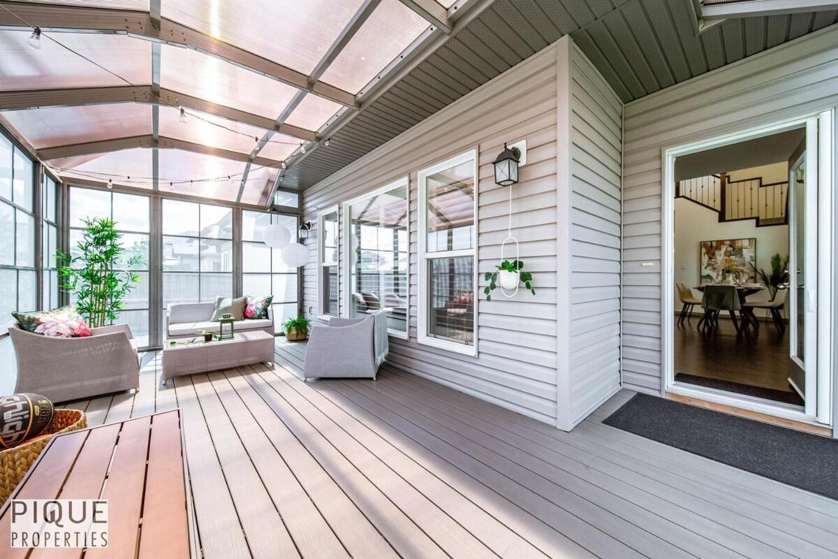 Spacious Luxury - Sleeps 8 - King Bed - Nflx&wifi Apartment Edmonton
